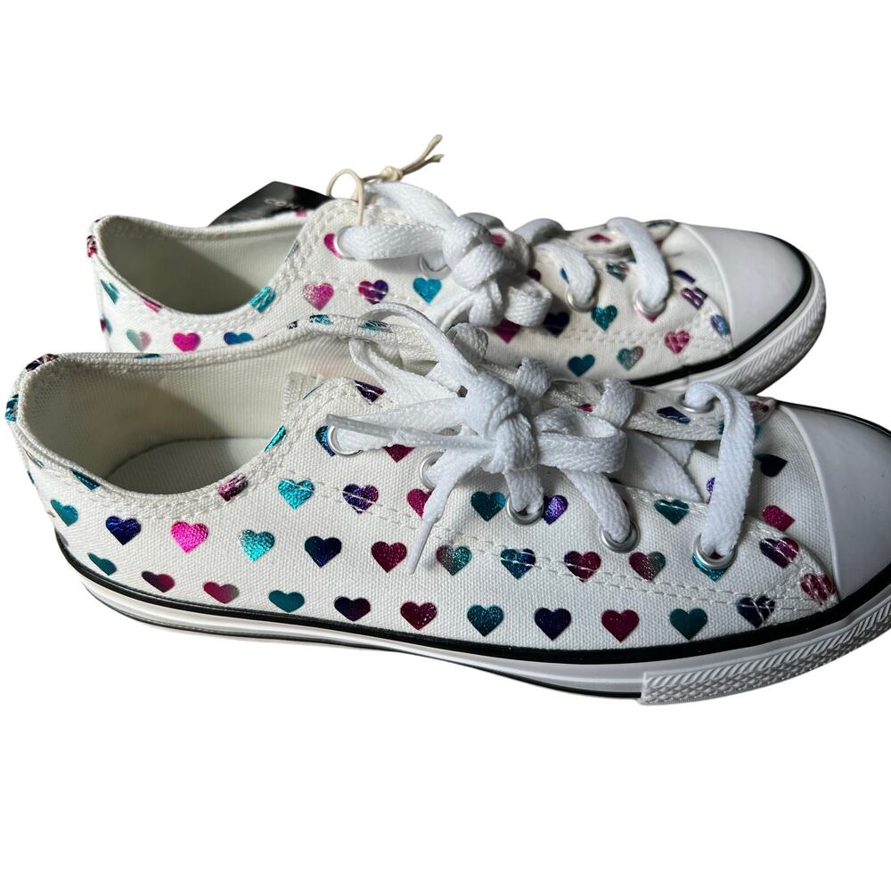 NWT Girls Converse Low Top, Metallic Heart, White, Size 3, Chuck Taylor All Star